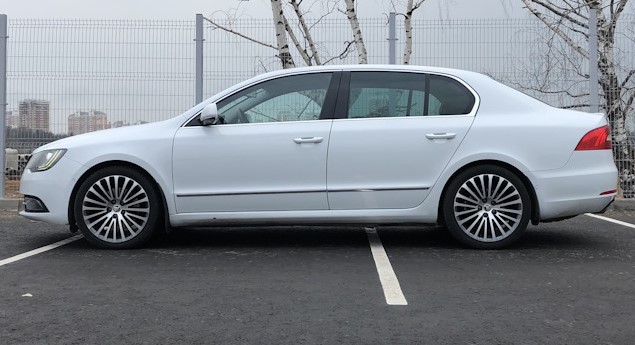 5 H&R-HR-33014-2-SKODA-SUPERB.jpg 5 H&R-HR-33014-2-SKODA-SUPERB.jpg