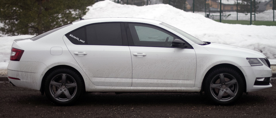 6 H&R VTF 23017-2 Skoda Octavia A7.jpg