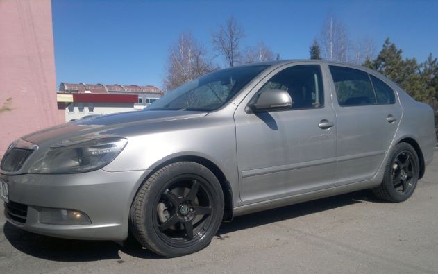 11 H&R-HR-29261-1-H&R-29261-2-HR-SKODA-OCTAVIA-A5.jpg
