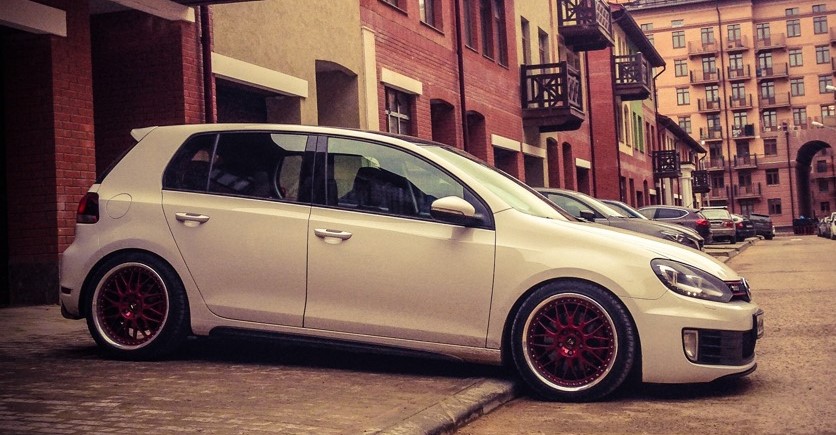 18-hrsprings-VW-GOLF-6-GTI-пружины-с-занижением-H&R-28988-1.jpg