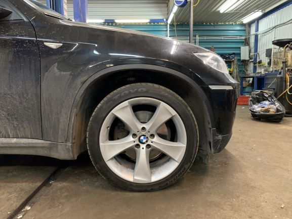 3 после замены H&R H-R HR 29078-3 BMW X6 E71.jpg 3 после замены H&R H-R HR 29078-3 BMW X6 E71.jpg