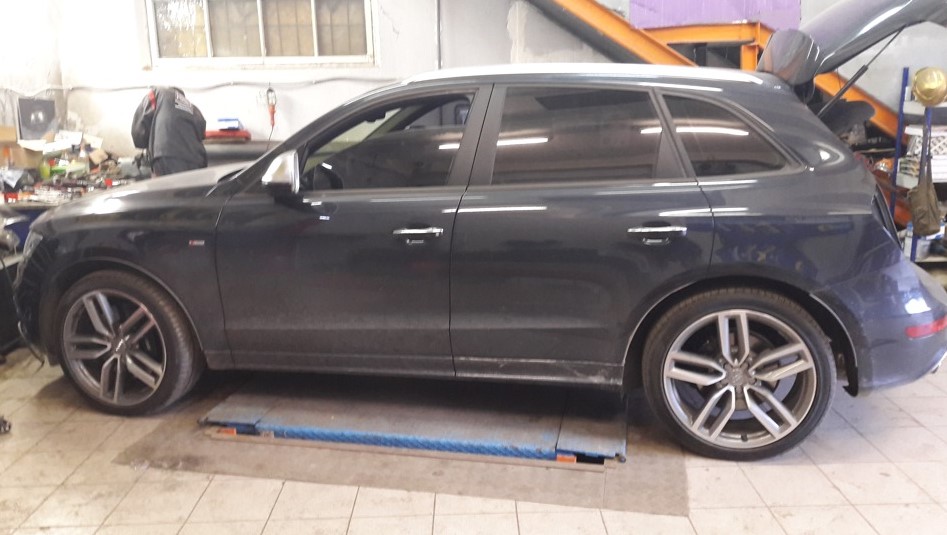 5 H&R-HR-29001-1-AUDI-Q5.jpg 5 H&R-HR-29001-1-AUDI-Q5.jpg