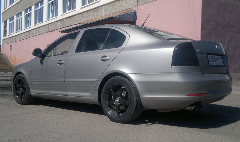 12 H&R-HR-29261-1-H&R-29261-2-HR-SKODA-OCTAVIA-A5.jpg
