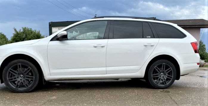 6-H-R-SKODA-OCTAVIA-4WD-A7-H&R-28795-1.jpg
