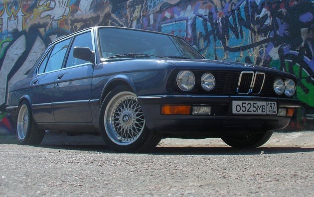 2 H&R-HR-29534-1-BMW-5-E28.jpg 2 H&R-HR-29534-1-BMW-5-E28.jpg