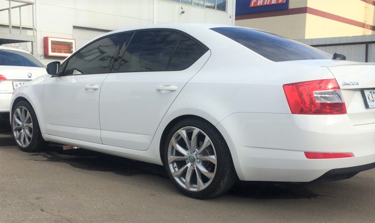 22 H&R-HR-28833-1-SKODA-OCTAVIA-A7-1.4.jpg