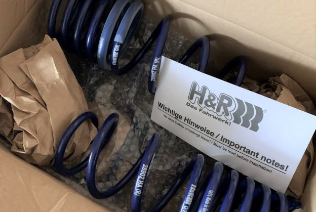 9-H&R-HR-94032-ПРУЖИНЫ-С-ЗАНИЖЕНИЕМ-H&R-Kia-Сerato-2.jpg
