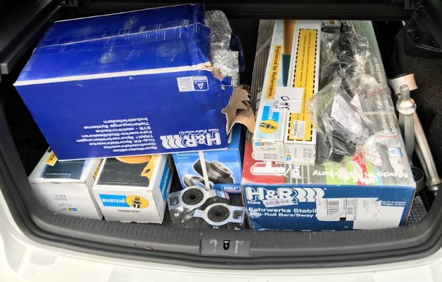 6 H&R-HR-28948-1-HR-33220-1-VW-GOLF-6R.jpg 6 H&R-HR-28948-1-HR-33220-1-VW-GOLF-6R.jpg