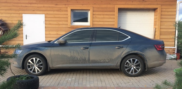 11 H&R-HR-28784-2-HR-28784-1-H-R-Skoda-Superb.jpg