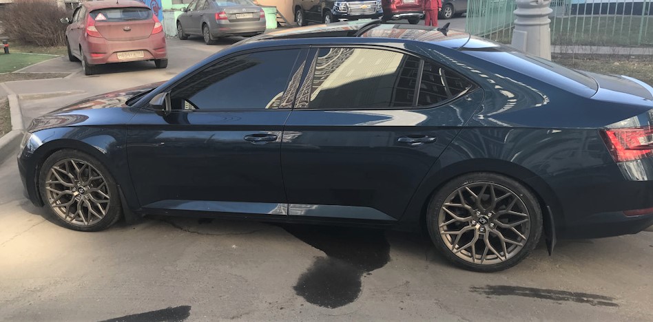 14 H&R-HR-28784-2-HR-28784-1-H-R-Skoda-Superb.jpg