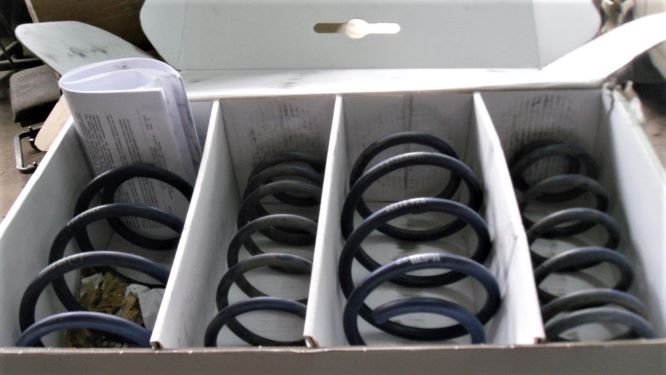 7-пружины-H&R-HR-28843-1-HR-28843-6-VW-GOLF-7.jpg 7-пружины-H&R-HR-28843-1-HR-28843-6-VW-GOLF-7.jpg