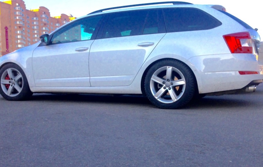 2 H&R-HR-28833-3-HR-28833-4-H-R-SKODA-OCTAVIA-4WD-A7.jpg